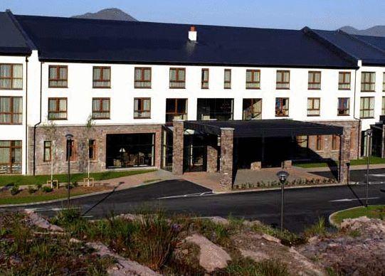 Golden'S Cove Apartments At Sneem Hotel エクステリア 写真